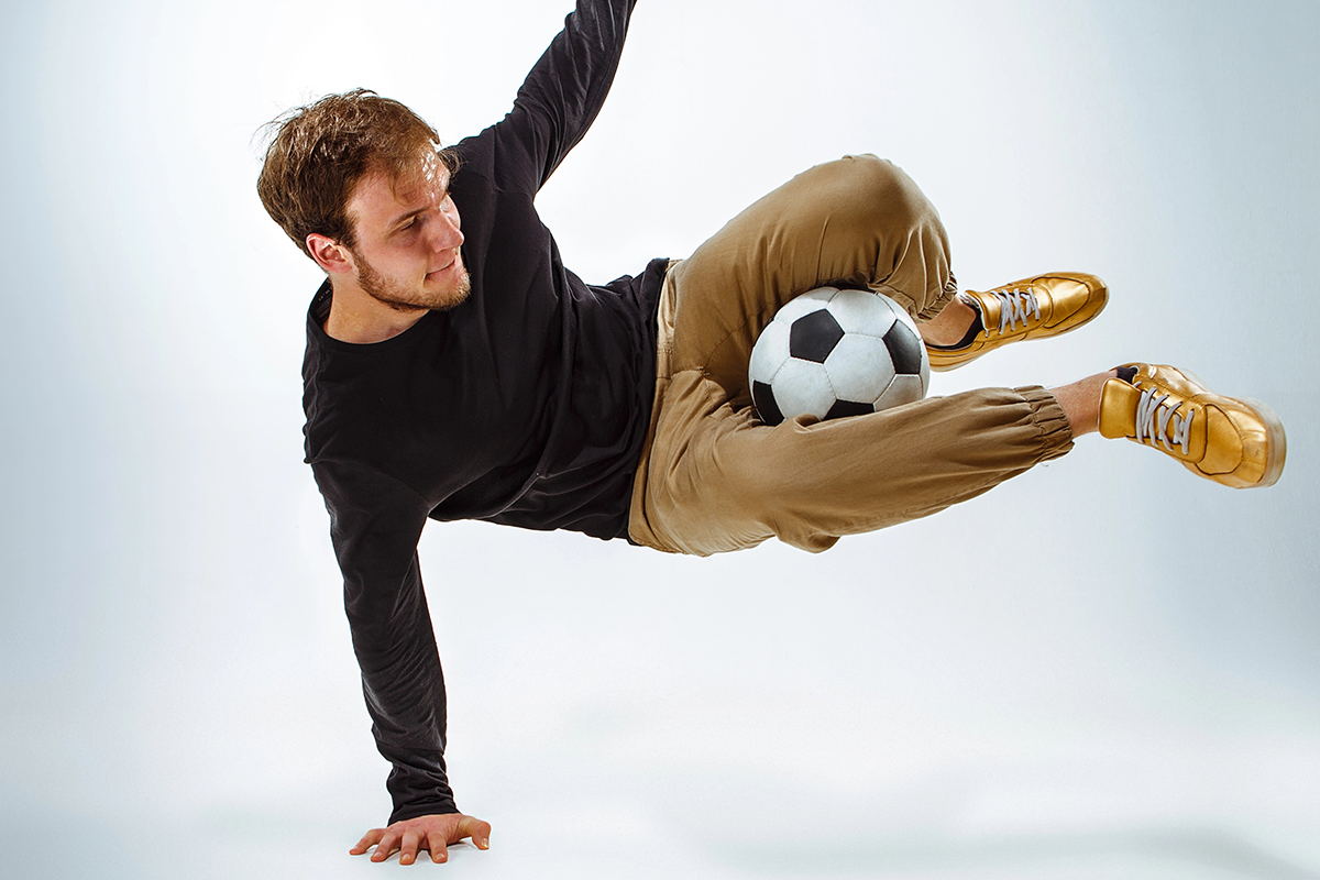 POZNAJ FREESTYLE FOOTBALL I NIESAMOWITE TRIKI PIŁKARSKIE